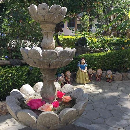 Hostal Jardin Escondido Vilcabamba Kültér fotó