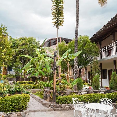 Hostal Jardin Escondido Vilcabamba Kültér fotó